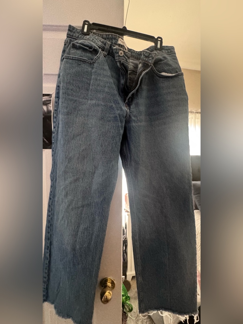 Abercrombie & Fitch Women’s Relaxed Jeans in Washed Blue